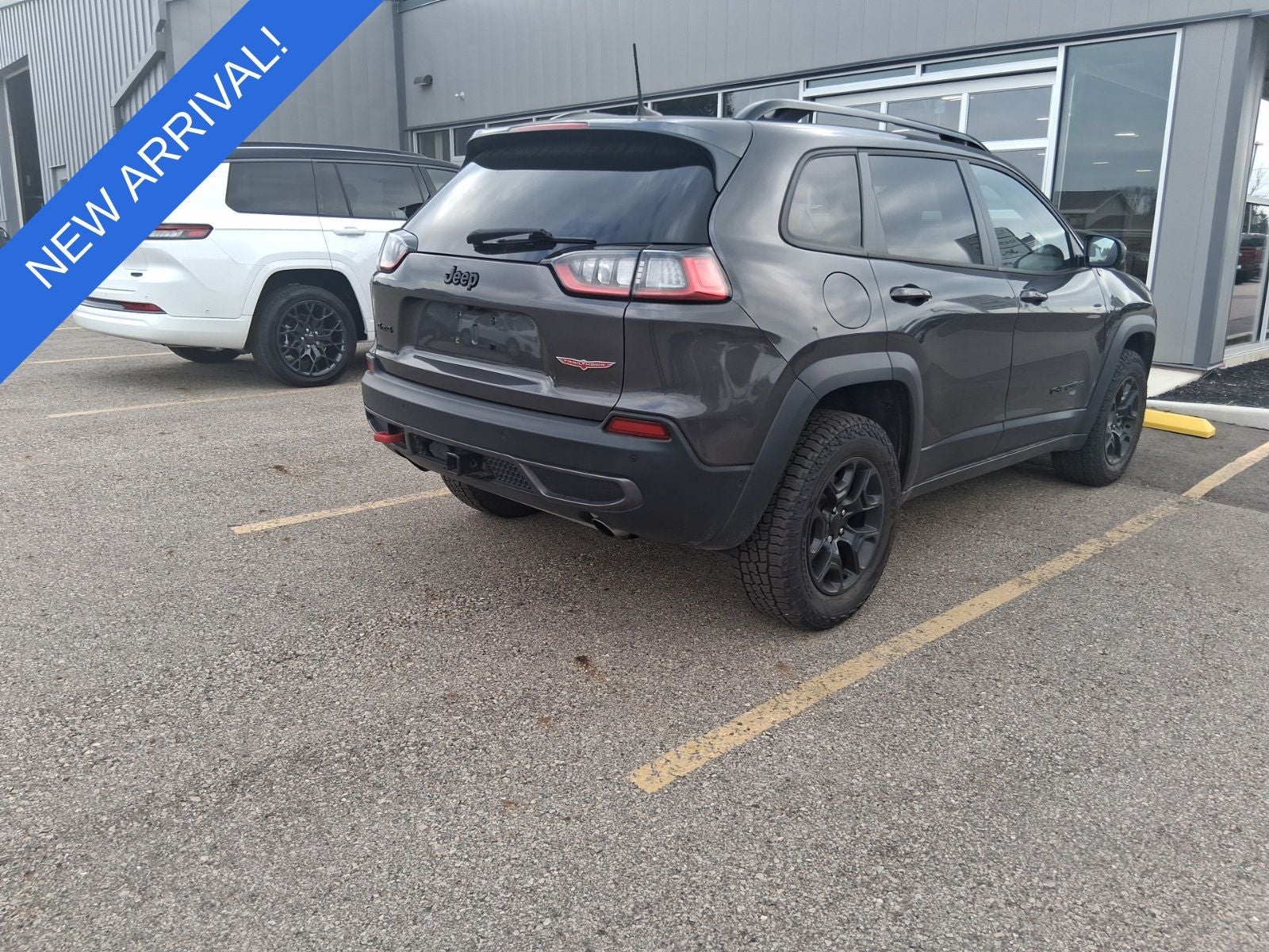 2023 Jeep Cherokee Trailhawk