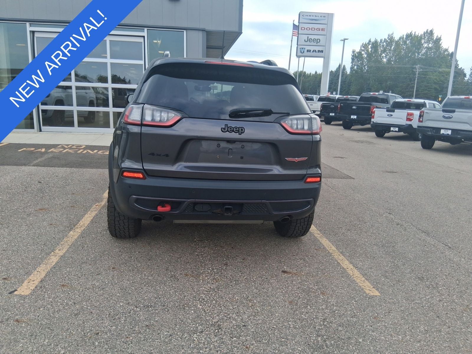 2023 Jeep Cherokee Trailhawk
