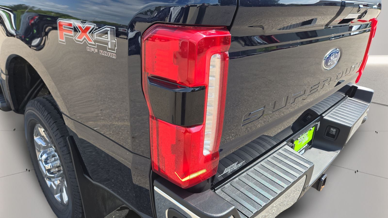 2023 Ford F-350SD Lariat