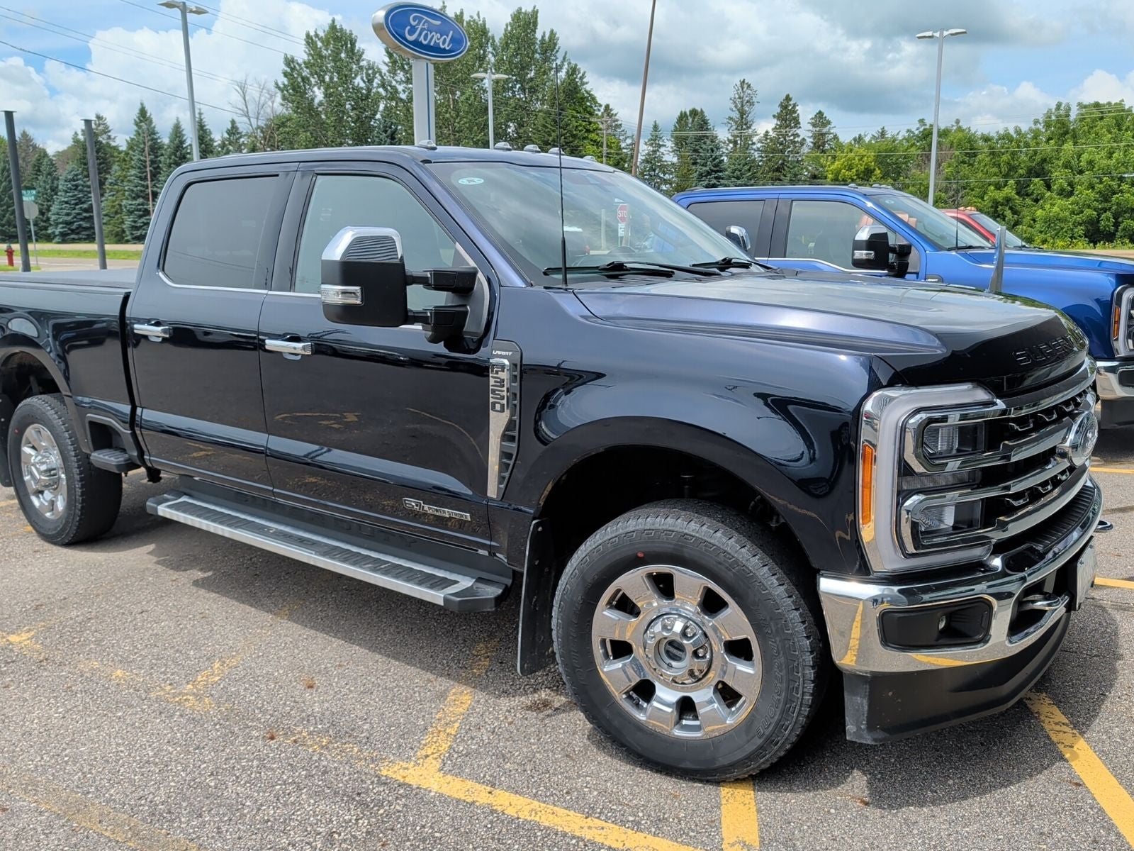 2023 Ford F-350SD Lariat