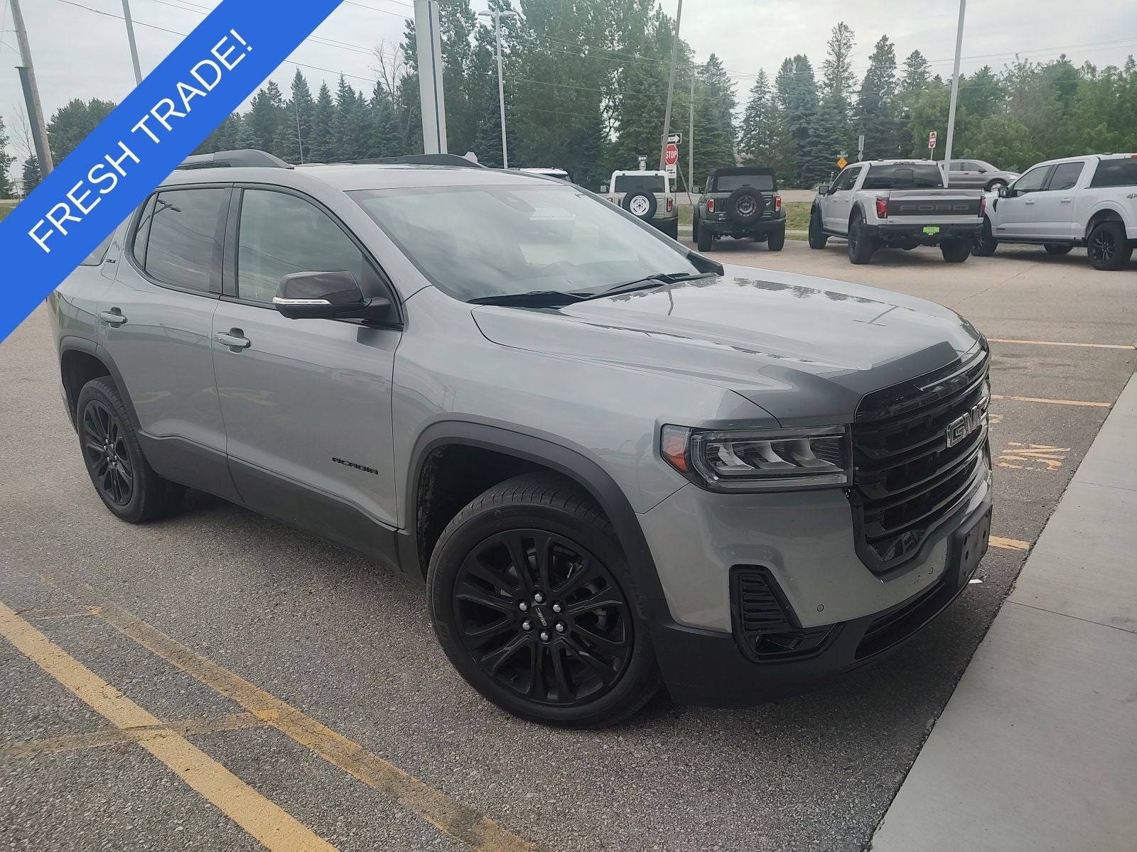 2023 GMC Acadia SLT