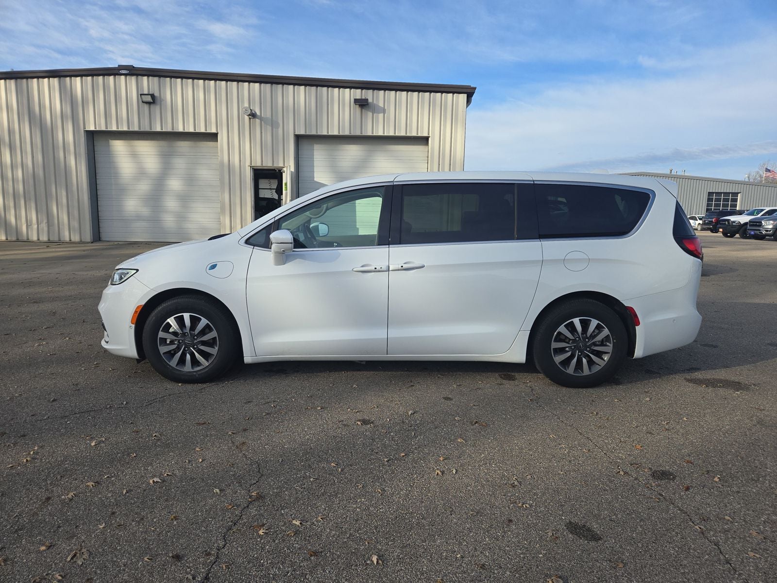 2022 Chrysler Pacifica Hybrid Touring L Theatre System!