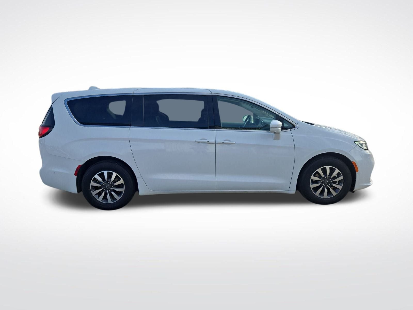 2022 Chrysler Pacifica Hybrid Touring L Theatre System!