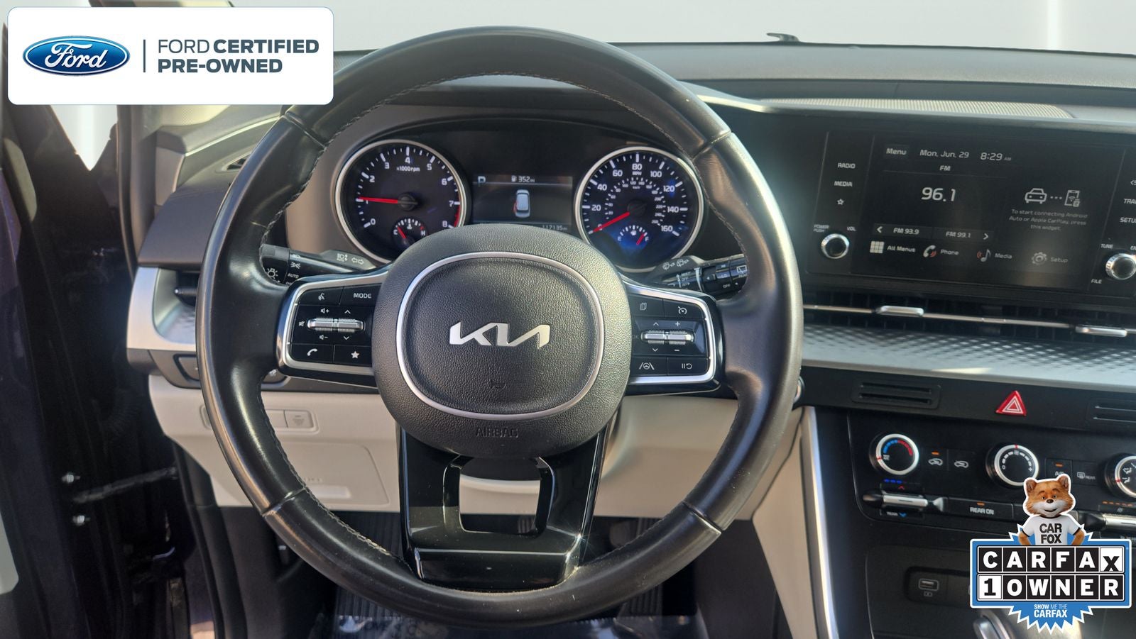 2023 Kia Carnival LX Seat Package