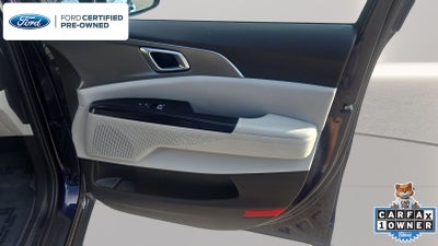 2023 Kia Carnival LX Seat Package