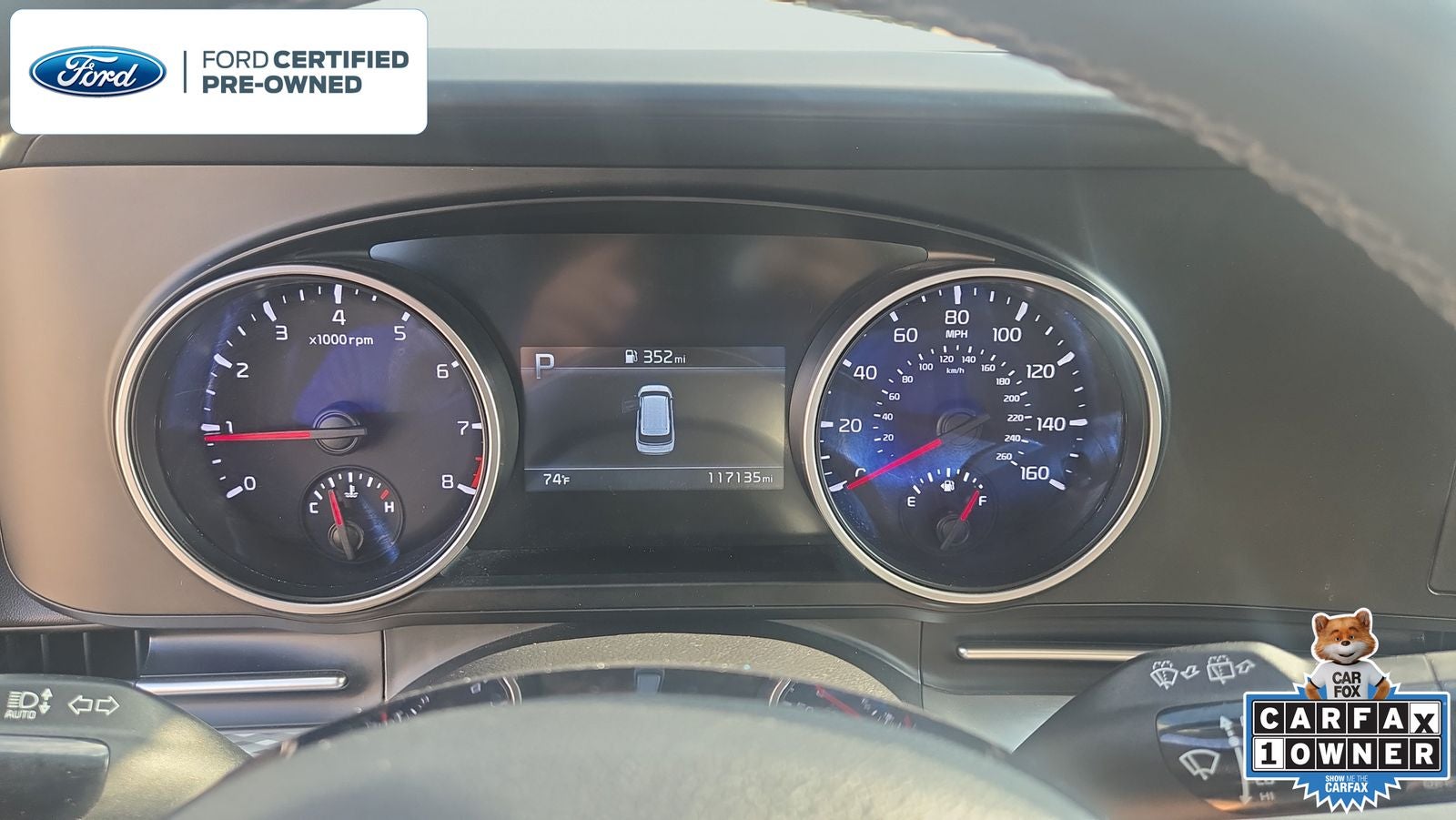 2023 Kia Carnival LX Seat Package