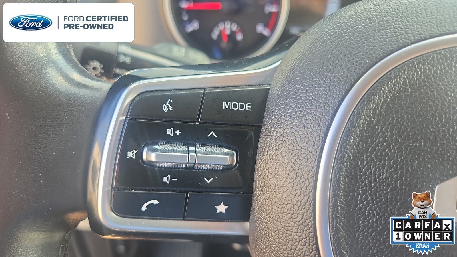 2023 Kia Carnival LX Seat Package