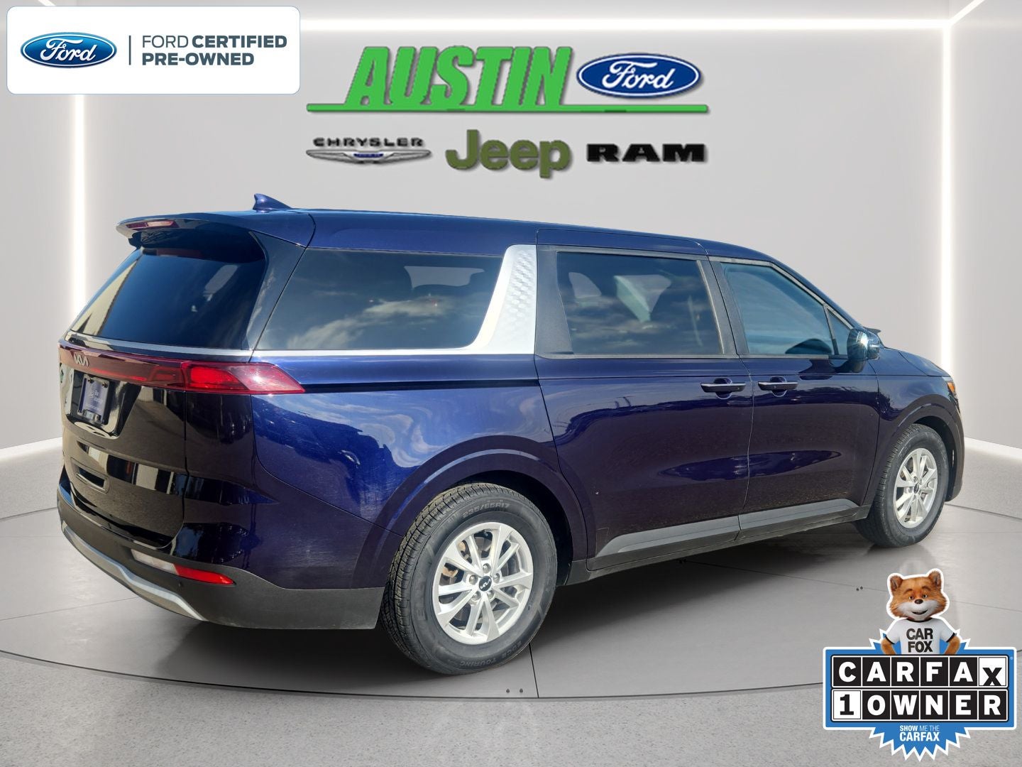 2023 Kia Carnival LX Seat Package